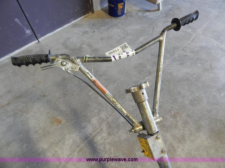 image for item I1248 MBW concrete trowel