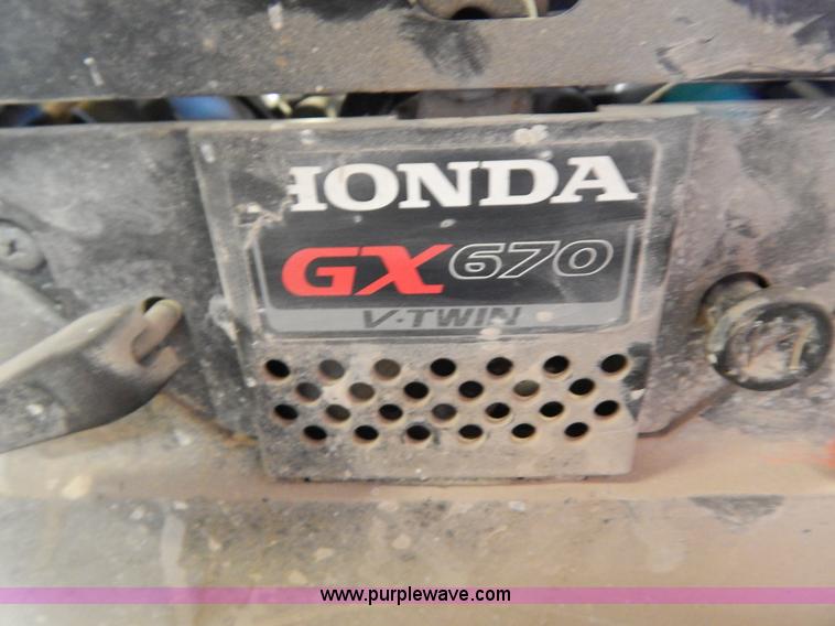 image for item I1250 2008 Husqvarna FS524 concrete saw