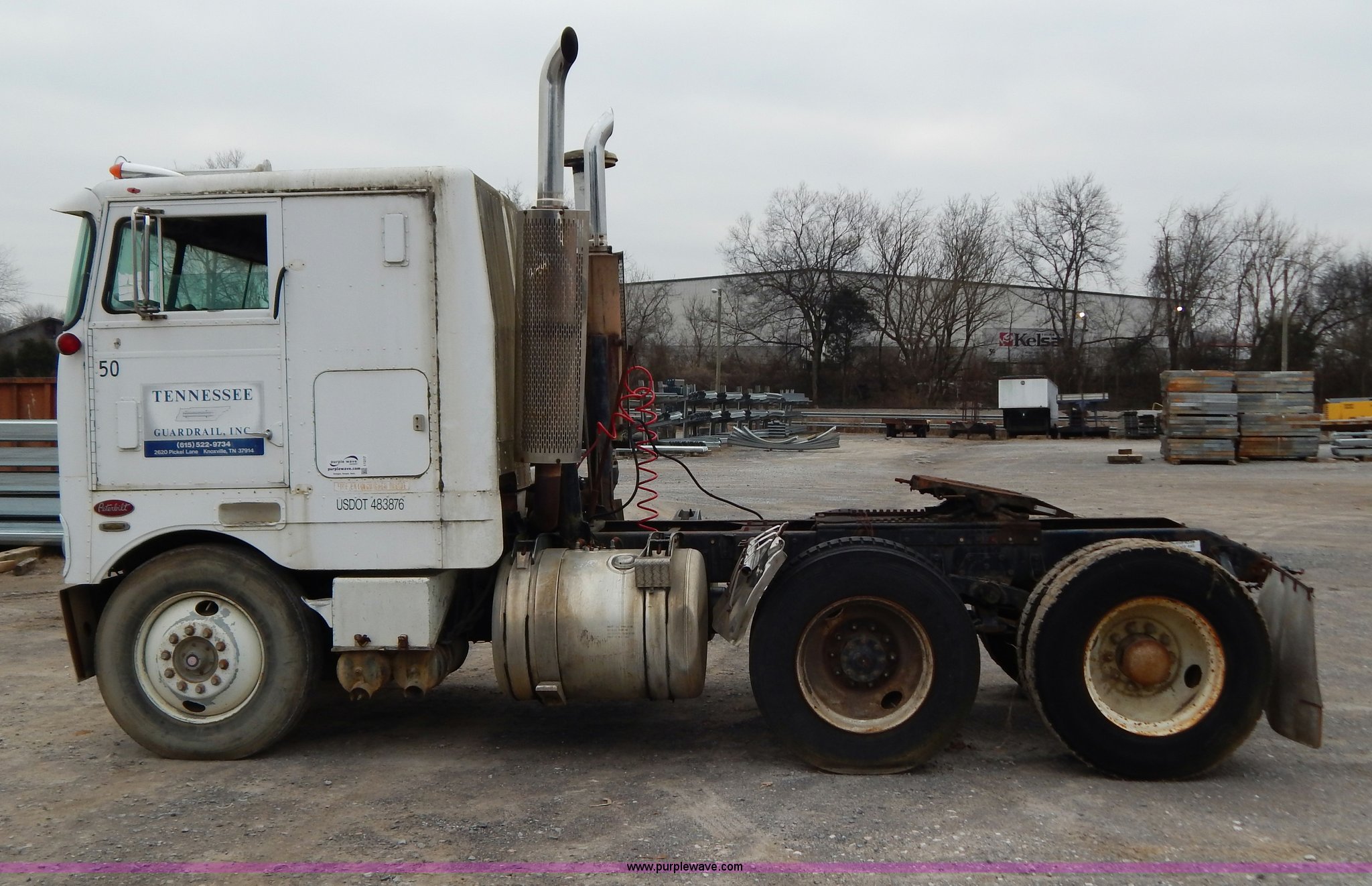 1980 Peterbilt 352 semi truck in Knoxville, TN Item I1217 sold Purple Wave