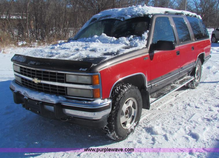 image for item AJ9457 1993 Chevrolet Suburban K1500 SUV