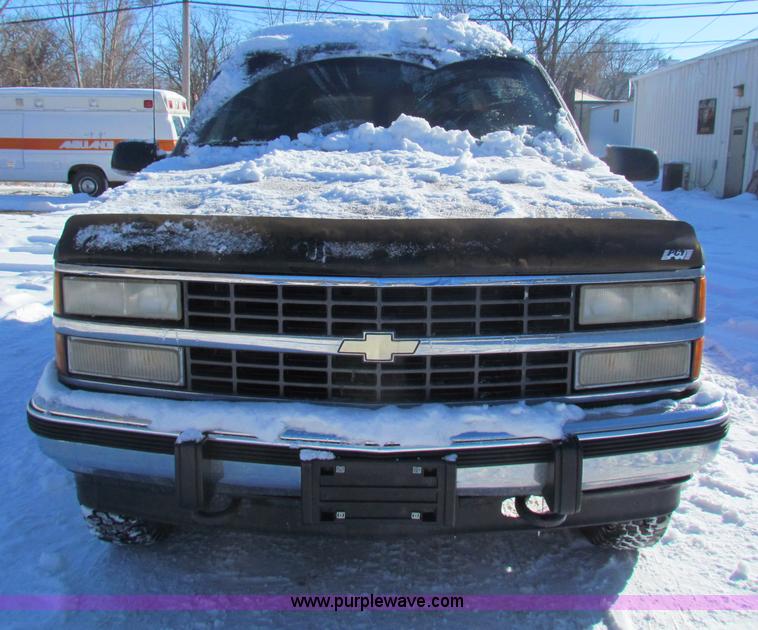 image for item AJ9457 1993 Chevrolet Suburban K1500 SUV