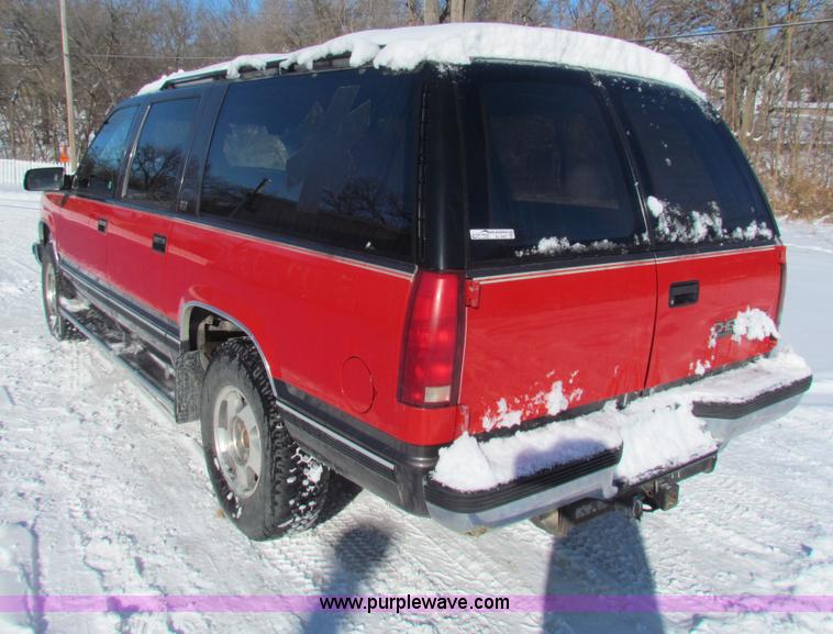 image for item AJ9457 1993 Chevrolet Suburban K1500 SUV
