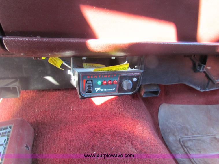 image for item AJ9457 1993 Chevrolet Suburban K1500 SUV