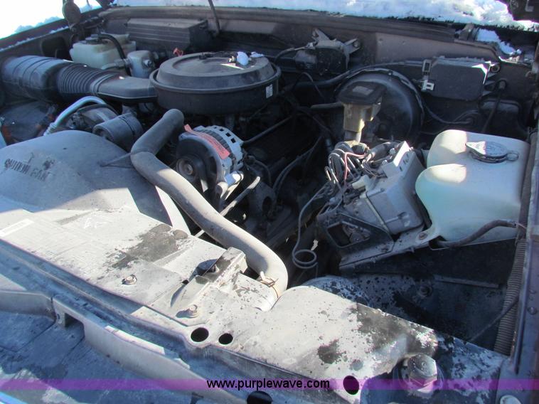 image for item AJ9457 1993 Chevrolet Suburban K1500 SUV