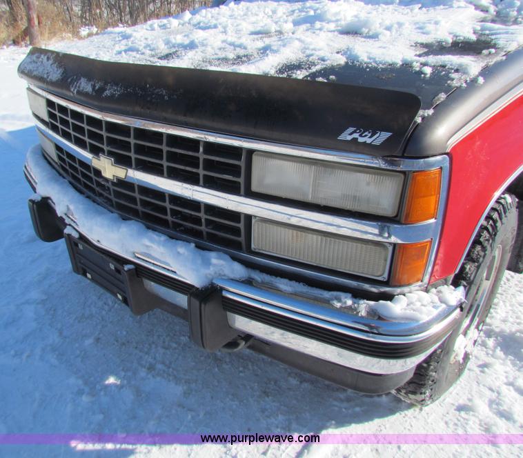 image for item AJ9457 1993 Chevrolet Suburban K1500 SUV