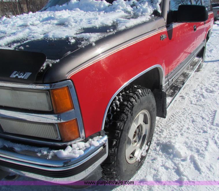image for item AJ9457 1993 Chevrolet Suburban K1500 SUV