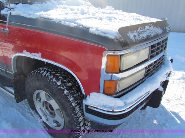 image for item AJ9457 1993 Chevrolet Suburban K1500 SUV