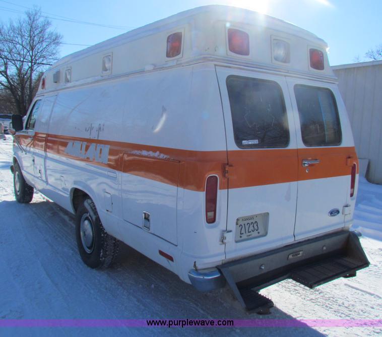 image for item AJ9458 1985 Ford Econoline E350 XL ambulance