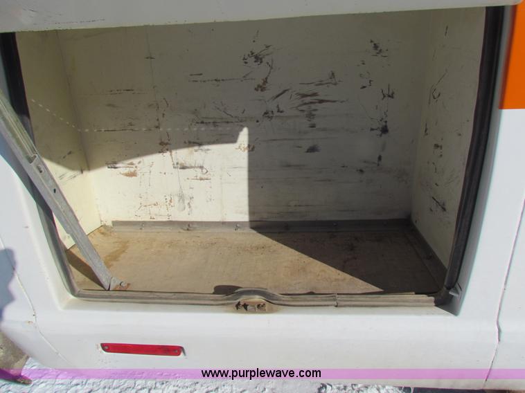 image for item AJ9458 1985 Ford Econoline E350 XL ambulance