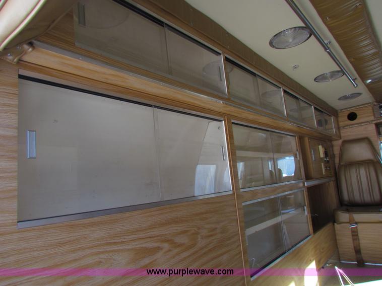 image for item AJ9458 1985 Ford Econoline E350 XL ambulance