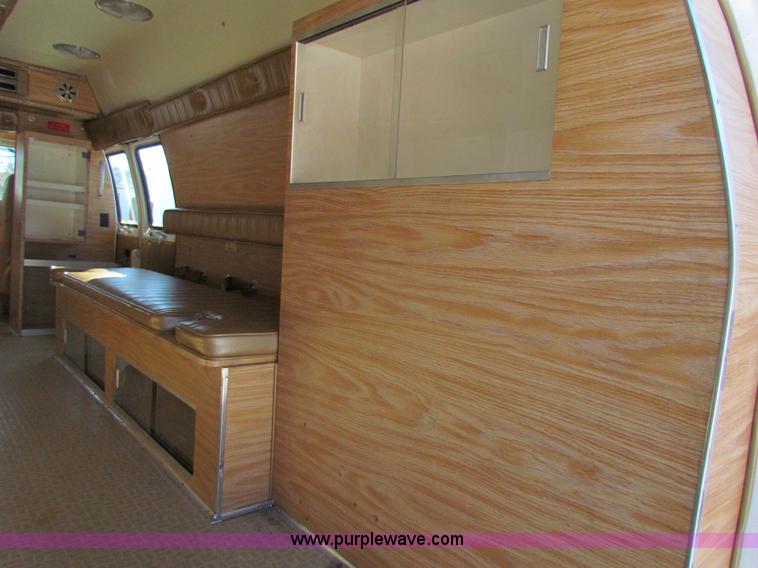 image for item AJ9458 1985 Ford Econoline E350 XL ambulance