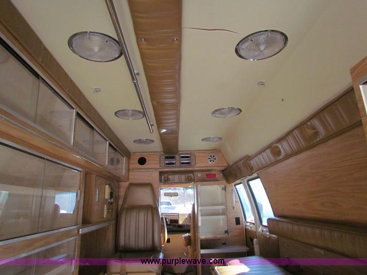 image for item AJ9458 1985 Ford Econoline E350 XL ambulance