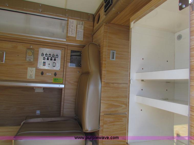 image for item AJ9458 1985 Ford Econoline E350 XL ambulance