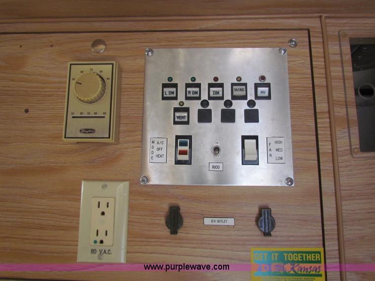 image for item AJ9458 1985 Ford Econoline E350 XL ambulance