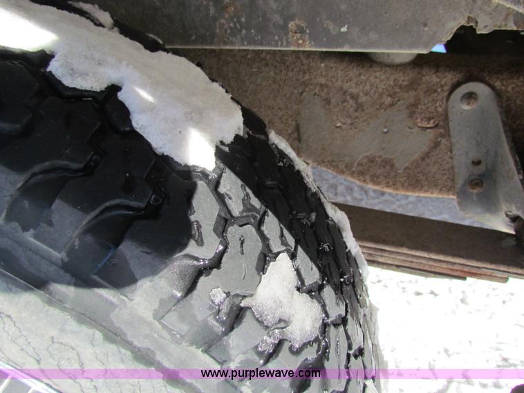 image for item AJ9458 1985 Ford Econoline E350 XL ambulance