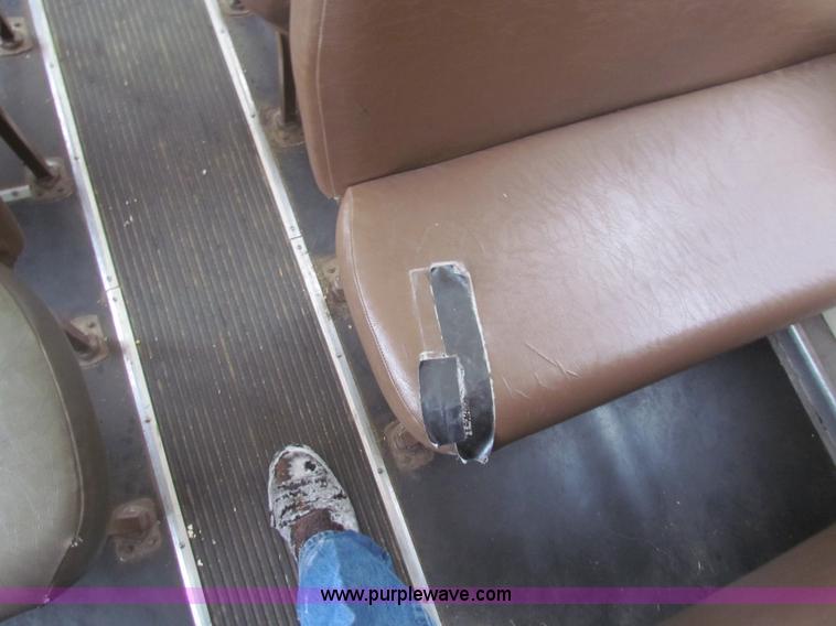 image for item AJ9463 1992 International 3800 school bus