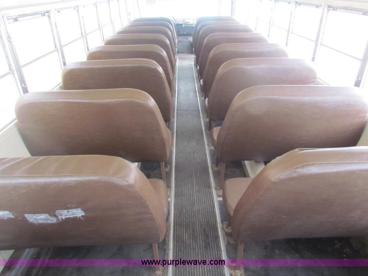 image for item AJ9463 1992 International 3800 school bus