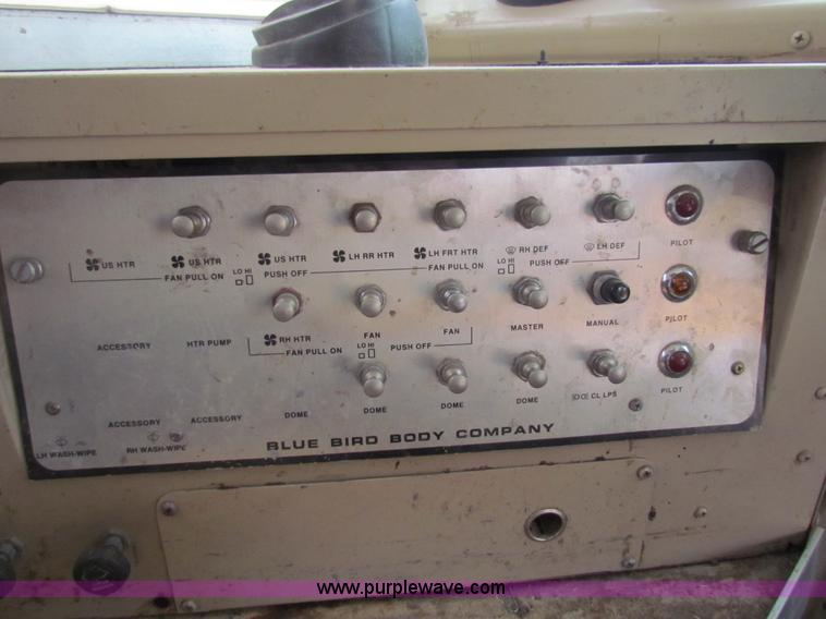 image for item AJ9463 1992 International 3800 school bus