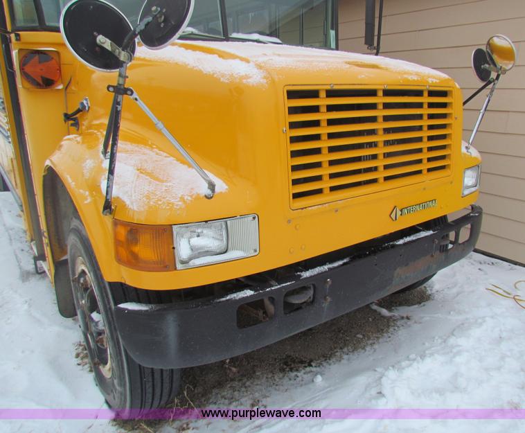 image for item AJ9463 1992 International 3800 school bus