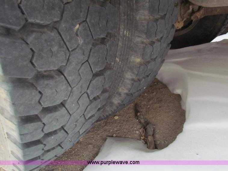 image for item AJ9463 1992 International 3800 school bus