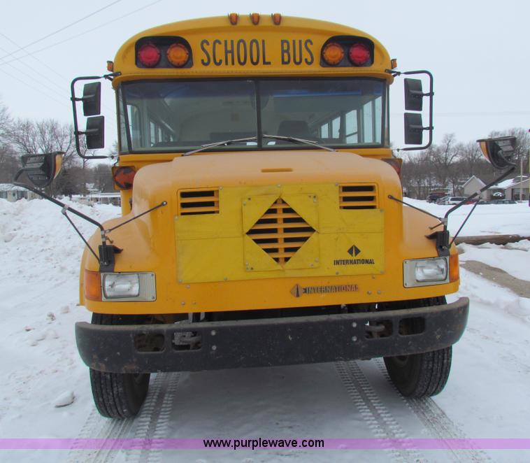 image for item AJ9464 1993 International 3800 school bus