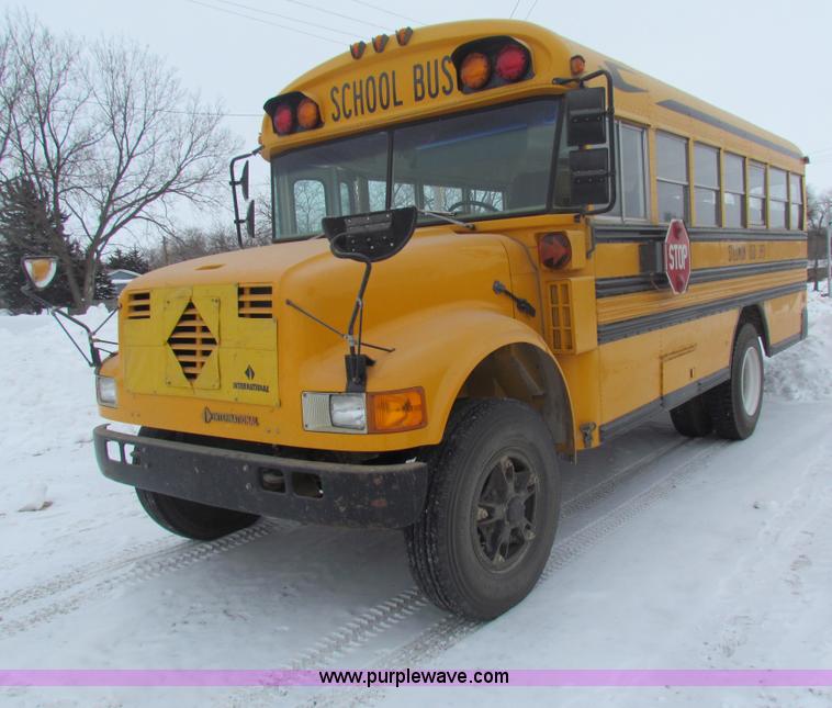 image for item AJ9464 1993 International 3800 school bus