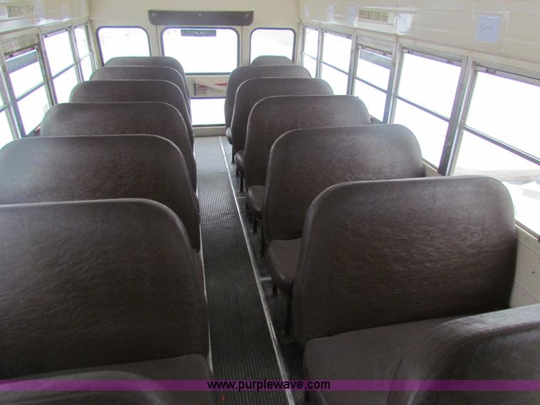 image for item AJ9464 1993 International 3800 school bus