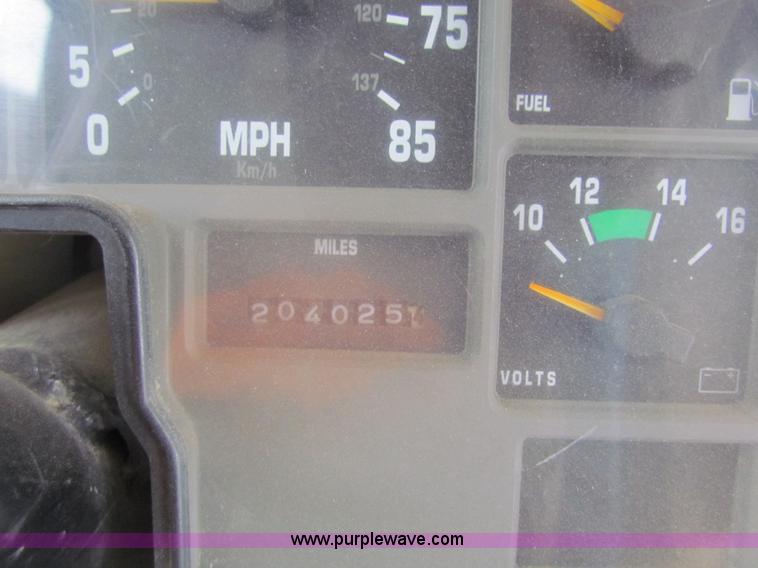 image for item AJ9464 1993 International 3800 school bus