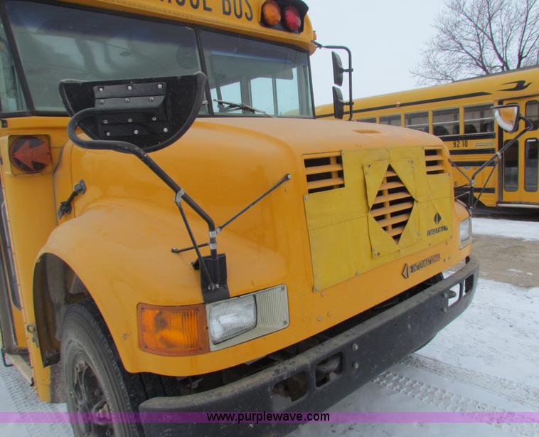 image for item AJ9464 1993 International 3800 school bus