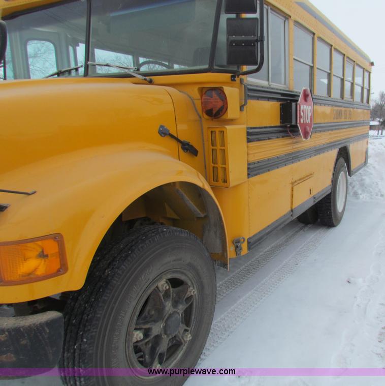 image for item AJ9464 1993 International 3800 school bus