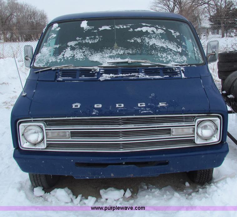 image for item AJ9469 1977 Dodge panel van