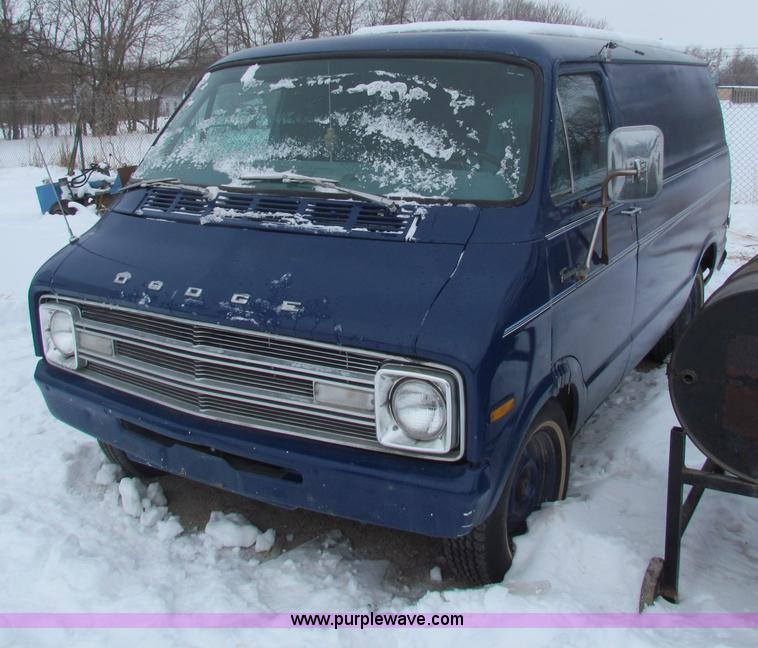 image for item AJ9469 1977 Dodge panel van
