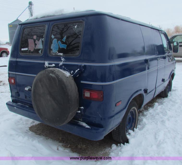image for item AJ9469 1977 Dodge panel van