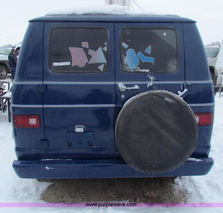 image for item AJ9469 1977 Dodge panel van