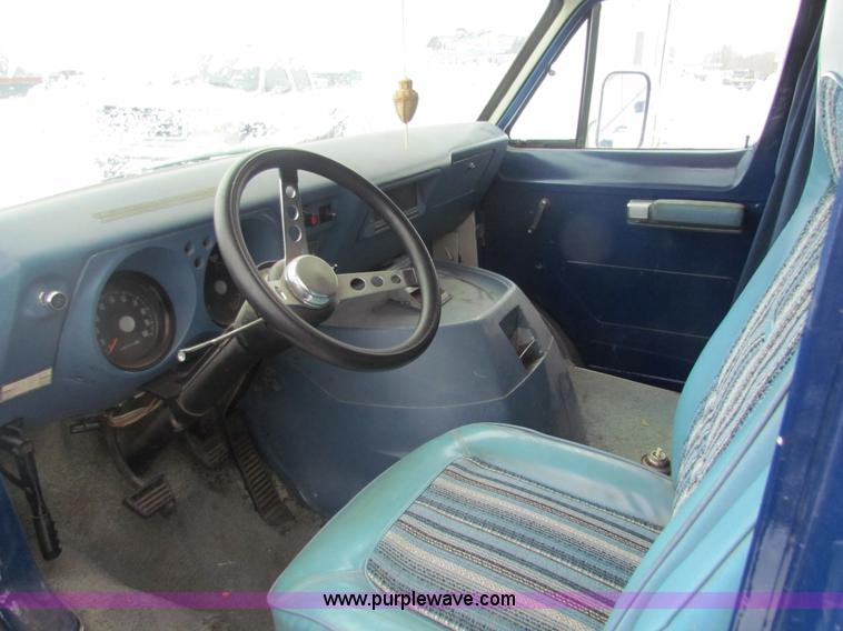 image for item AJ9469 1977 Dodge panel van