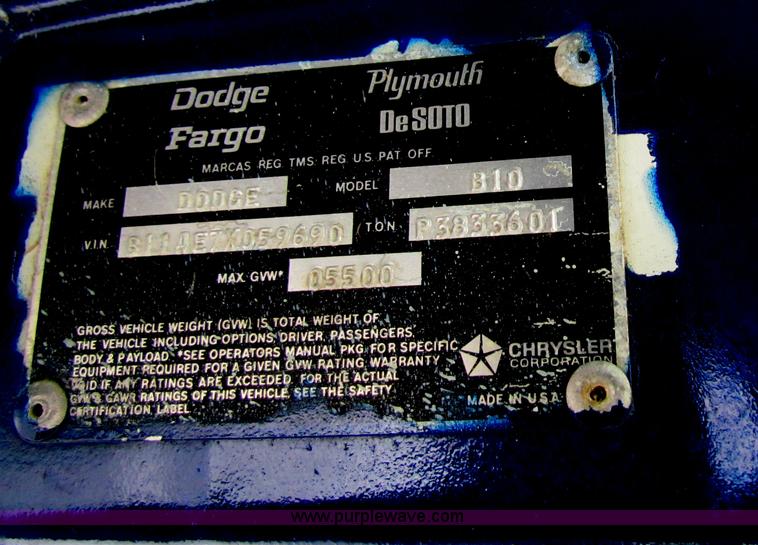 image for item AJ9469 1977 Dodge panel van