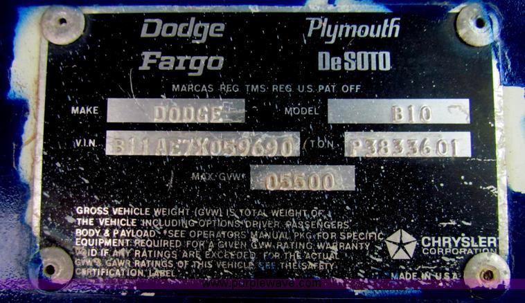 image for item AJ9469 1977 Dodge panel van