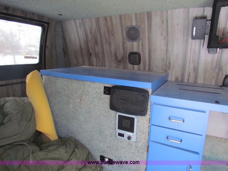 image for item AJ9469 1977 Dodge panel van