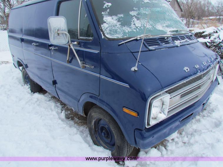 image for item AJ9469 1977 Dodge panel van