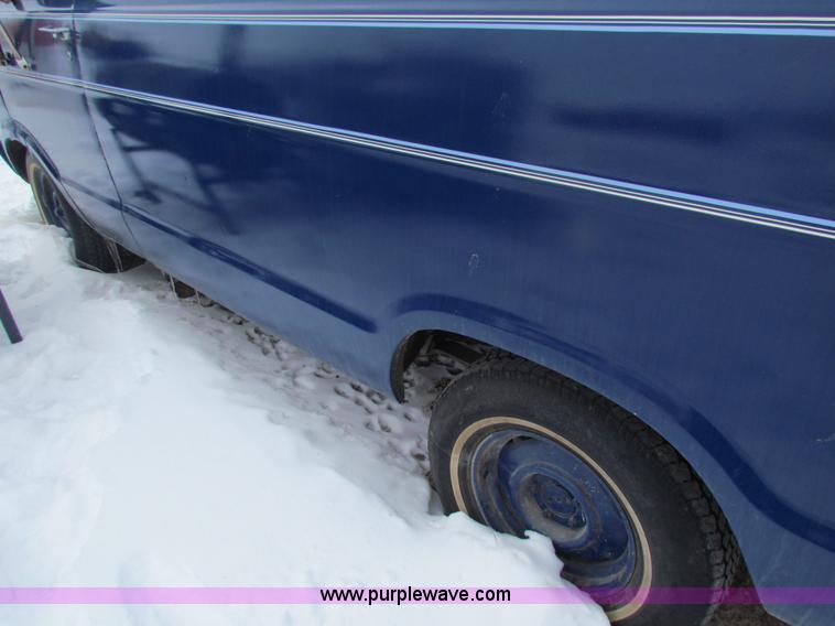 image for item AJ9469 1977 Dodge panel van
