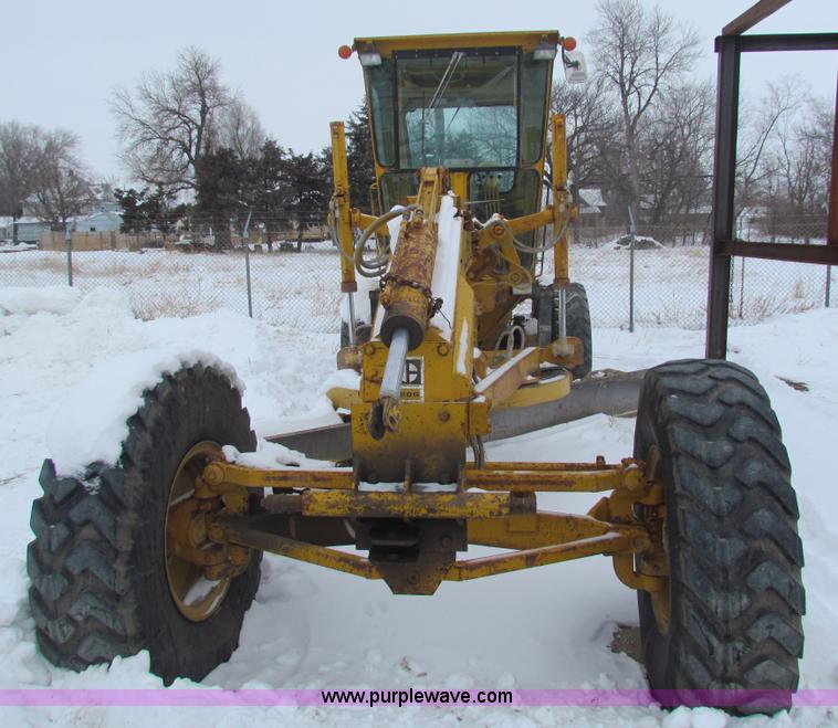 image for item AJ9470 1976 Caterpillar 120G motor grader