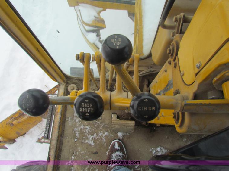 image for item AJ9470 1976 Caterpillar 120G motor grader