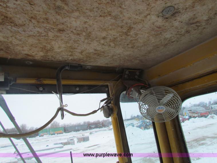 image for item AJ9470 1976 Caterpillar 120G motor grader