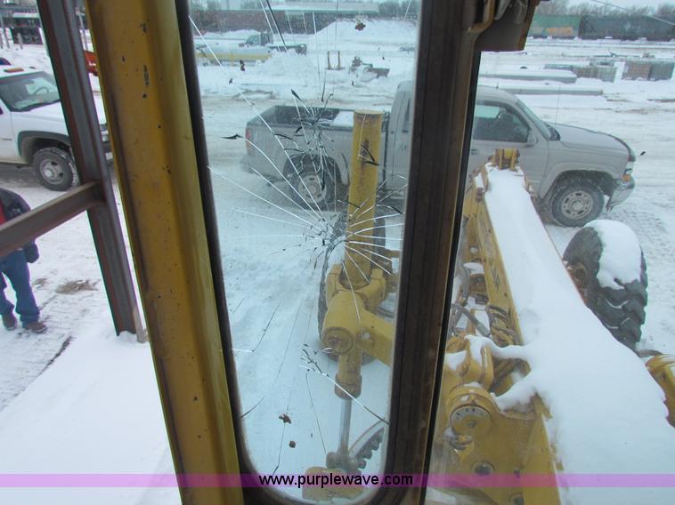 image for item AJ9470 1976 Caterpillar 120G motor grader