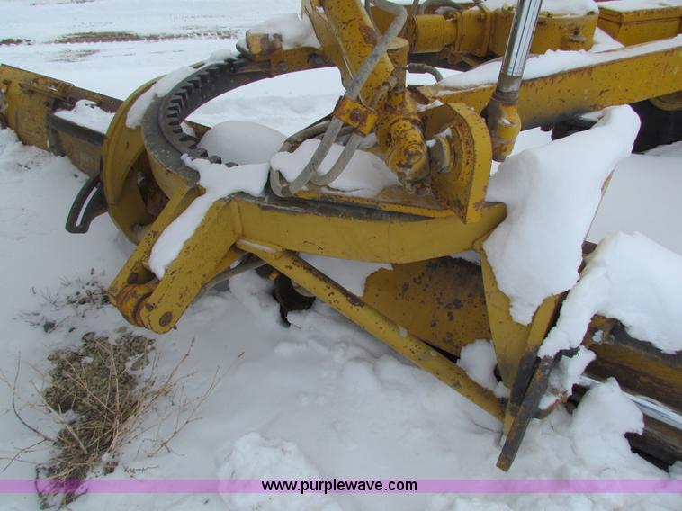 image for item AJ9470 1976 Caterpillar 120G motor grader