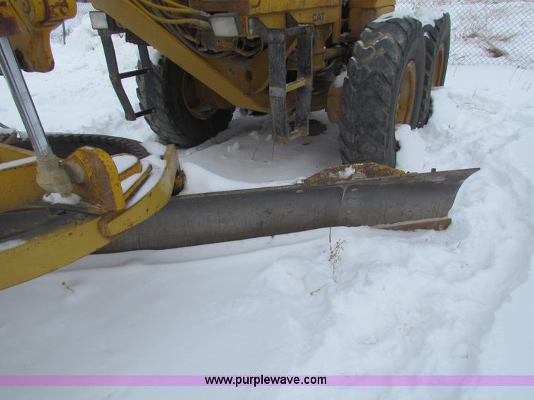 image for item AJ9470 1976 Caterpillar 120G motor grader