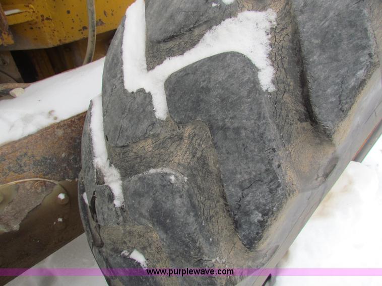 image for item AJ9470 1976 Caterpillar 120G motor grader