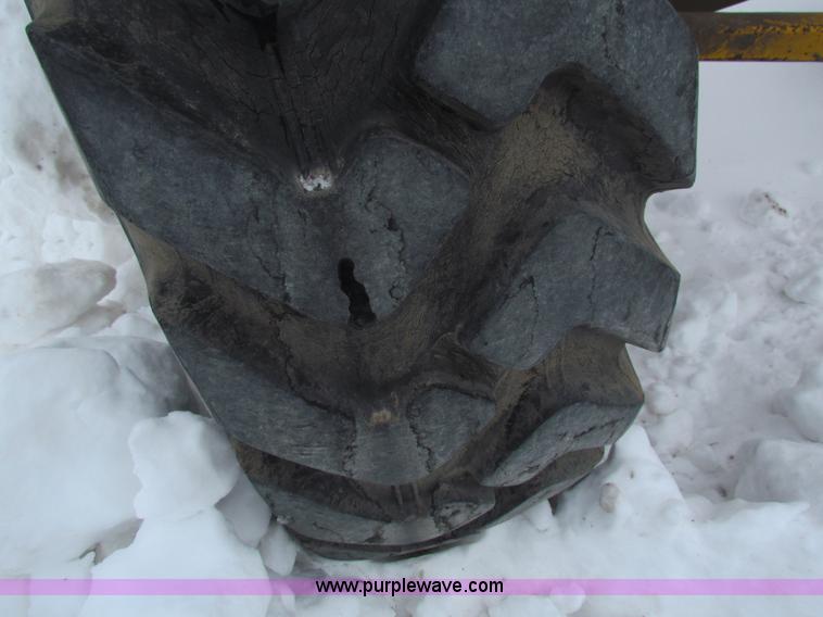 image for item AJ9470 1976 Caterpillar 120G motor grader