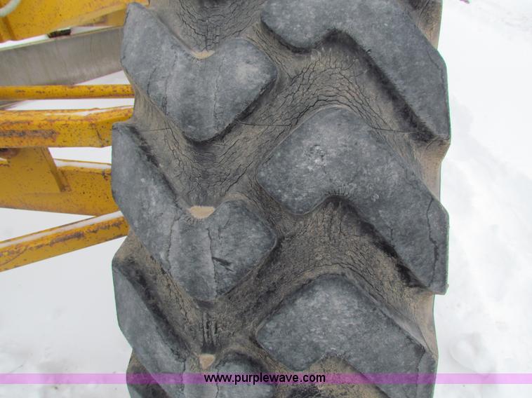 image for item AJ9470 1976 Caterpillar 120G motor grader