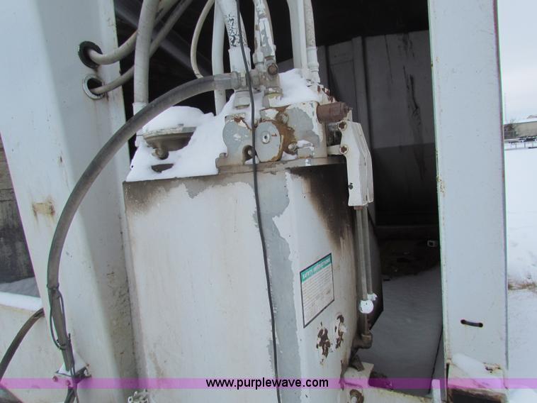 image for item AJ9478 1999 Apollo McClain E-Z Pack refuse truck bed